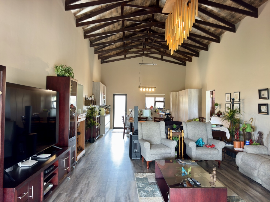 6 Bedroom Property for Sale in Blue Saddle Ranches Gauteng