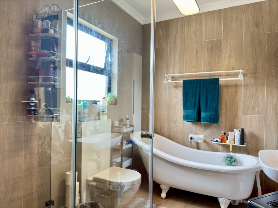 6 Bedroom Property for Sale in Blue Saddle Ranches Gauteng