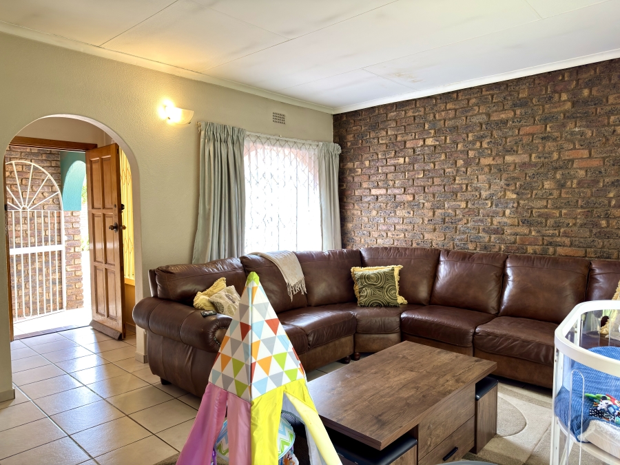 4 Bedroom Property for Sale in Birchleigh North Gauteng