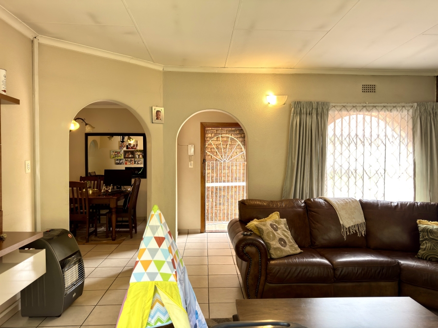 4 Bedroom Property for Sale in Birchleigh North Gauteng