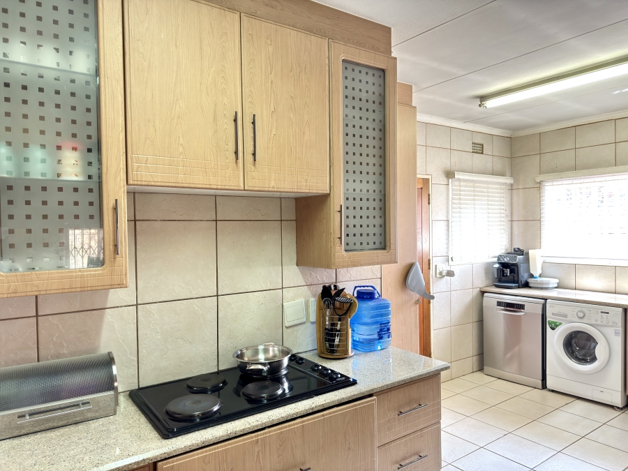 4 Bedroom Property for Sale in Birchleigh North Gauteng