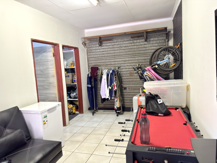 4 Bedroom Property for Sale in Birchleigh North Gauteng