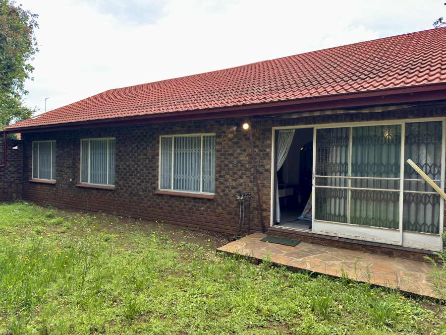 4 Bedroom Property for Sale in Birchleigh North Gauteng