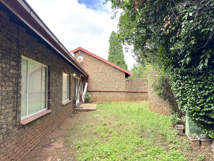 4 Bedroom Property for Sale in Birchleigh North Gauteng