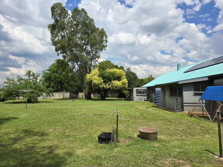 4 Bedroom Property for Sale in Lewzene Estate Gauteng