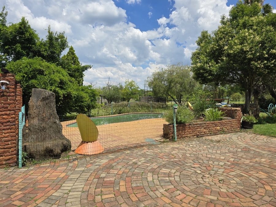 4 Bedroom Property for Sale in Lewzene Estate Gauteng
