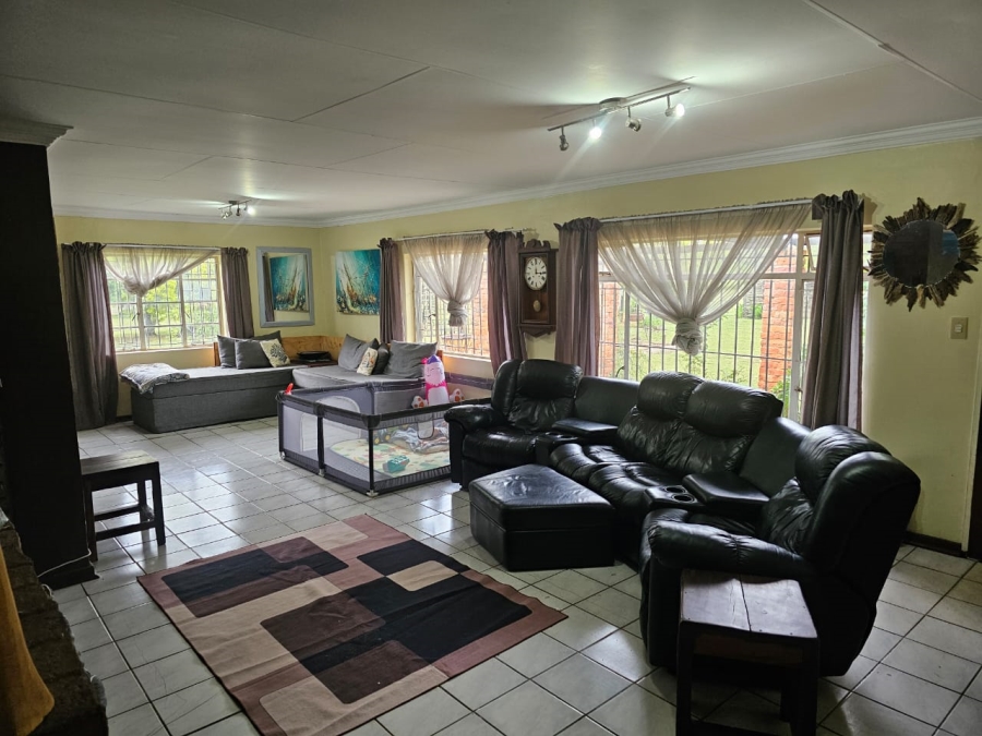 4 Bedroom Property for Sale in Lewzene Estate Gauteng