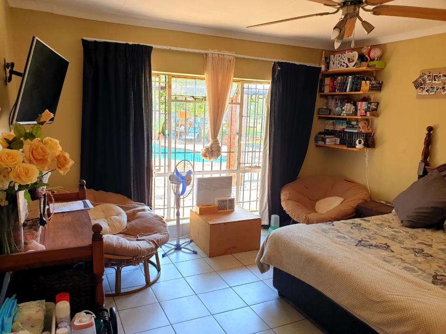 4 Bedroom Property for Sale in Lewzene Estate Gauteng