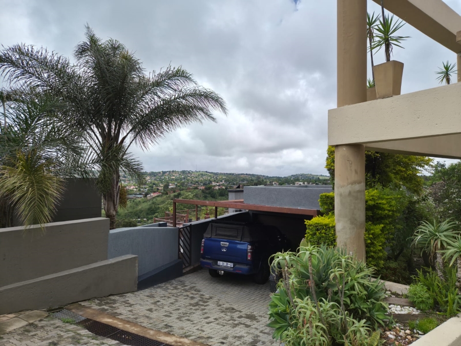 4 Bedroom Property for Sale in Roodekrans A H Gauteng