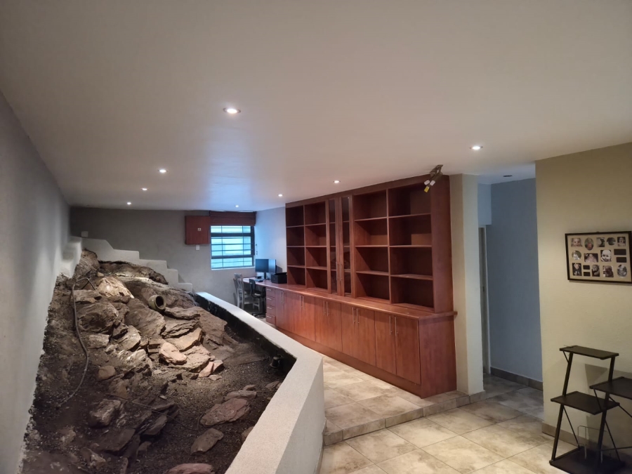 4 Bedroom Property for Sale in Roodekrans A H Gauteng