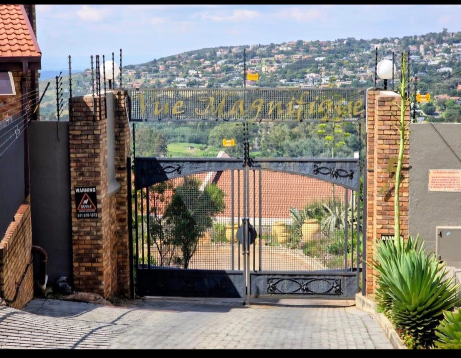 4 Bedroom Property for Sale in Roodekrans A H Gauteng