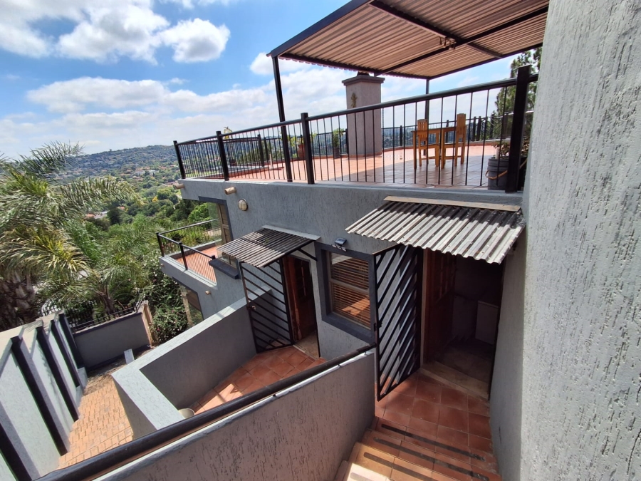 4 Bedroom Property for Sale in Roodekrans A H Gauteng