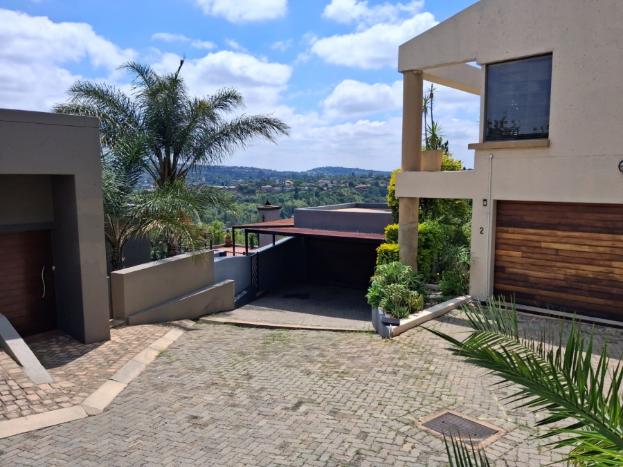 4 Bedroom Property for Sale in Roodekrans A H Gauteng