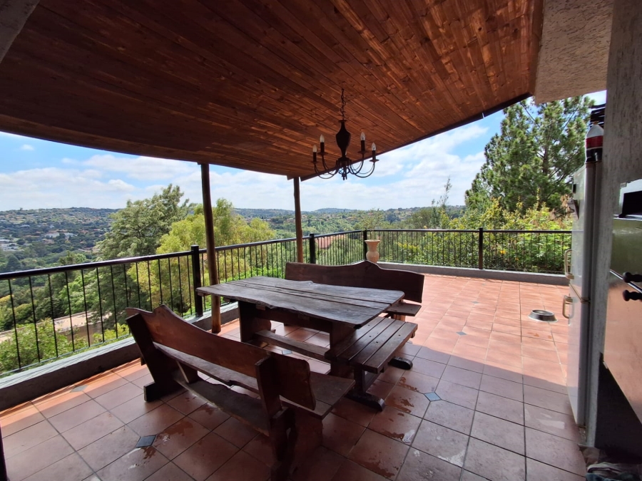 4 Bedroom Property for Sale in Roodekrans A H Gauteng