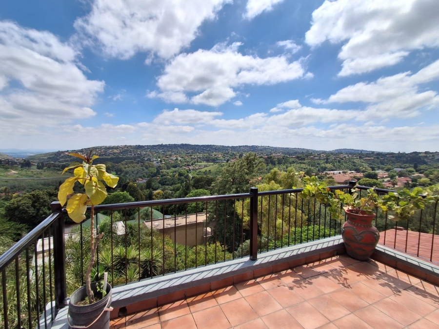 4 Bedroom Property for Sale in Roodekrans A H Gauteng