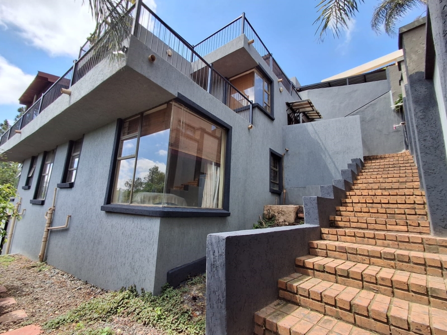 4 Bedroom Property for Sale in Roodekrans A H Gauteng