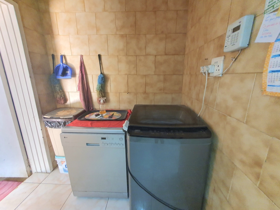 4 Bedroom Property for Sale in Pretoria Gardens Gauteng