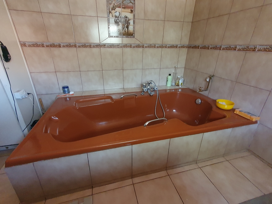4 Bedroom Property for Sale in Pretoria Gardens Gauteng
