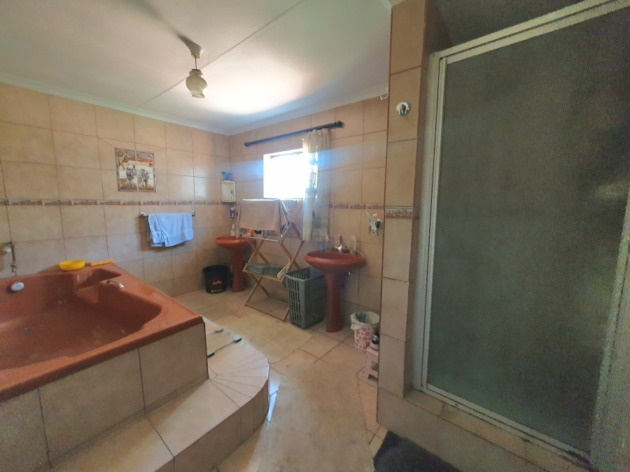 4 Bedroom Property for Sale in Pretoria Gardens Gauteng