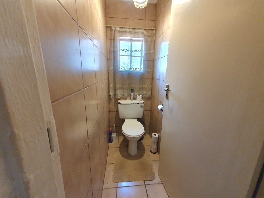 4 Bedroom Property for Sale in Pretoria Gardens Gauteng