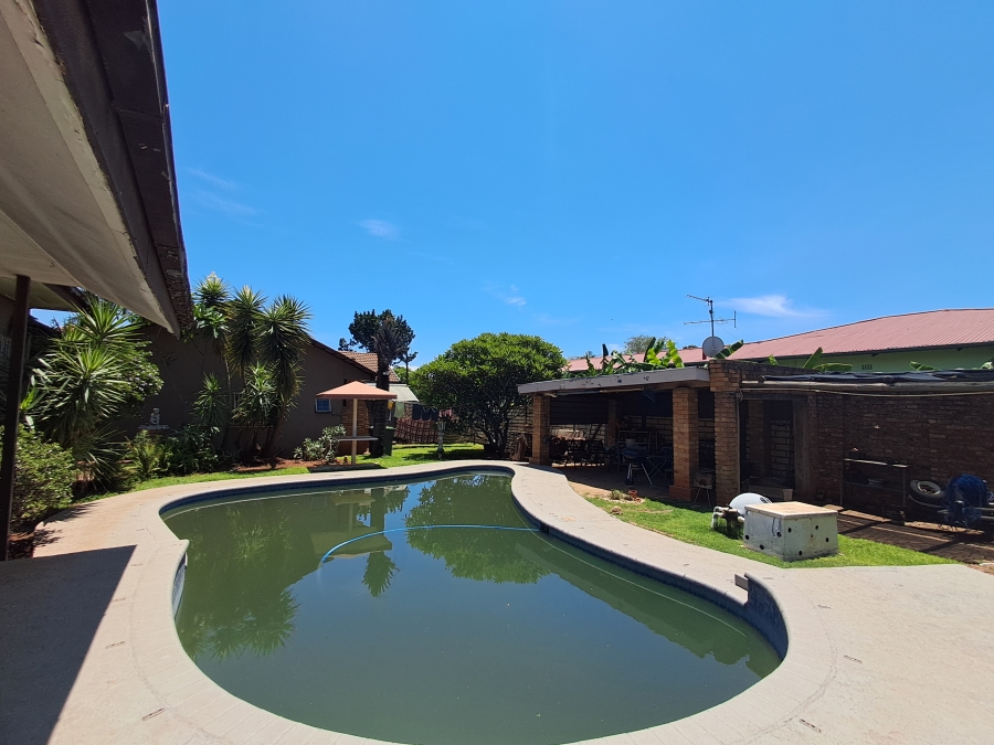 4 Bedroom Property for Sale in Pretoria Gardens Gauteng
