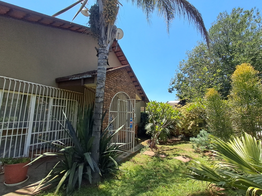 4 Bedroom Property for Sale in Pretoria Gardens Gauteng