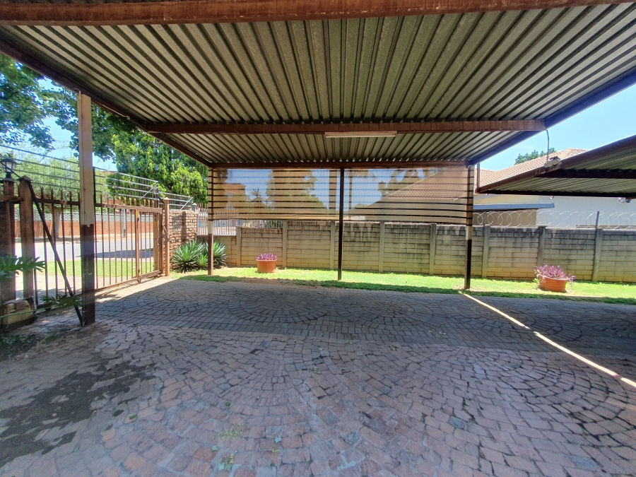 4 Bedroom Property for Sale in Pretoria Gardens Gauteng