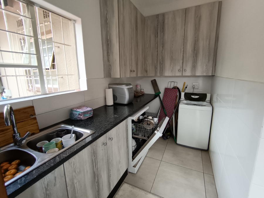 3 Bedroom Property for Sale in Brackenhurst Gauteng