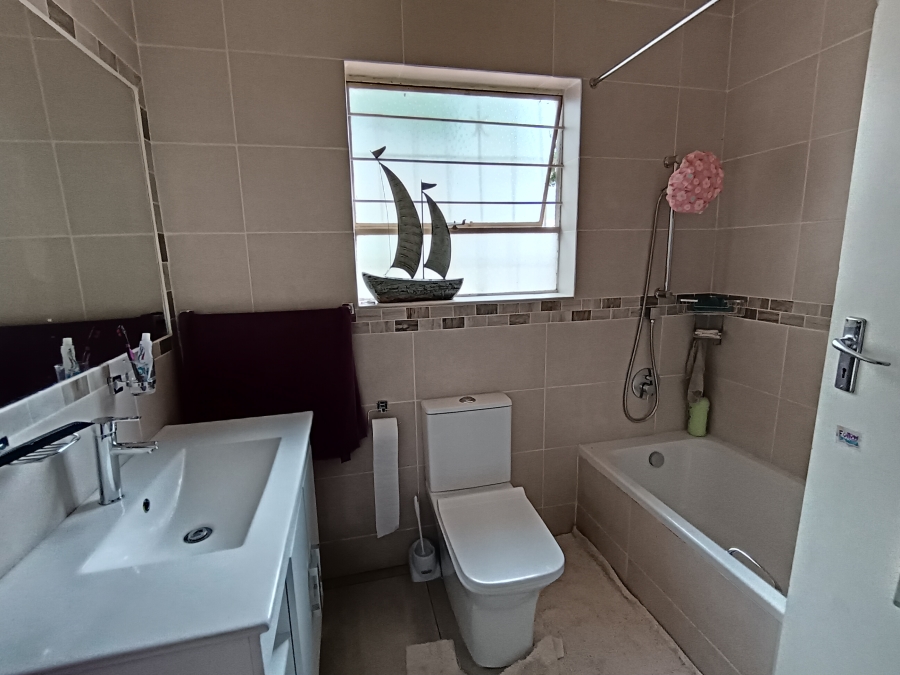 3 Bedroom Property for Sale in Brackenhurst Gauteng