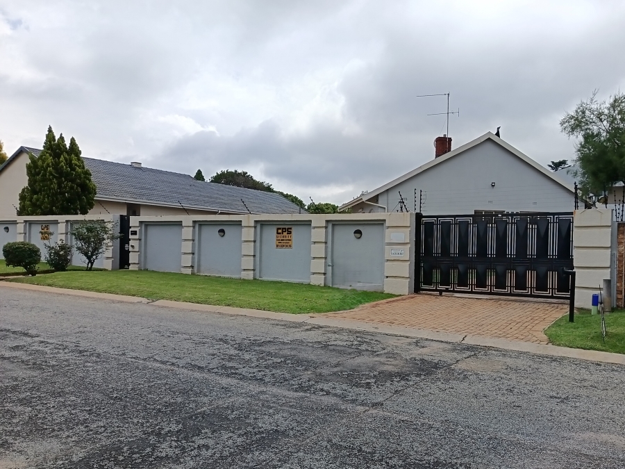 5 Bedroom Property for Sale in Brackendowns Gauteng