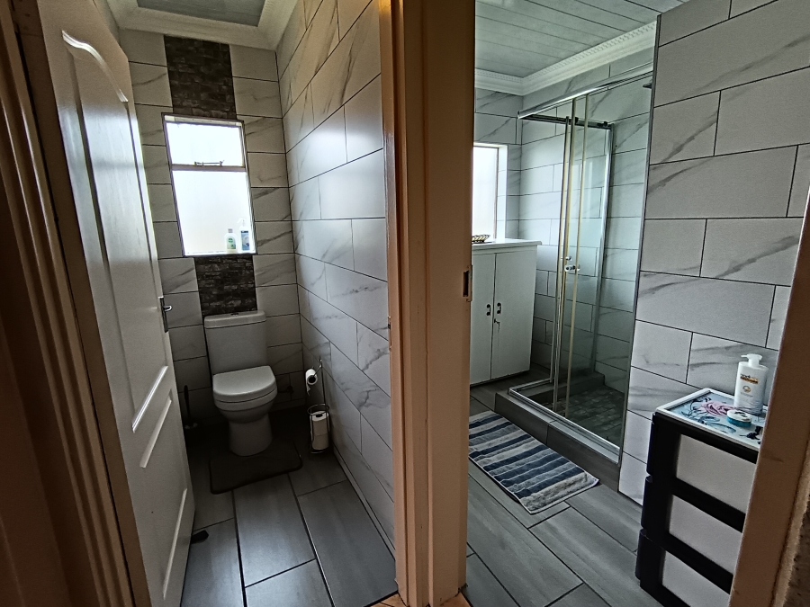 5 Bedroom Property for Sale in Brackendowns Gauteng