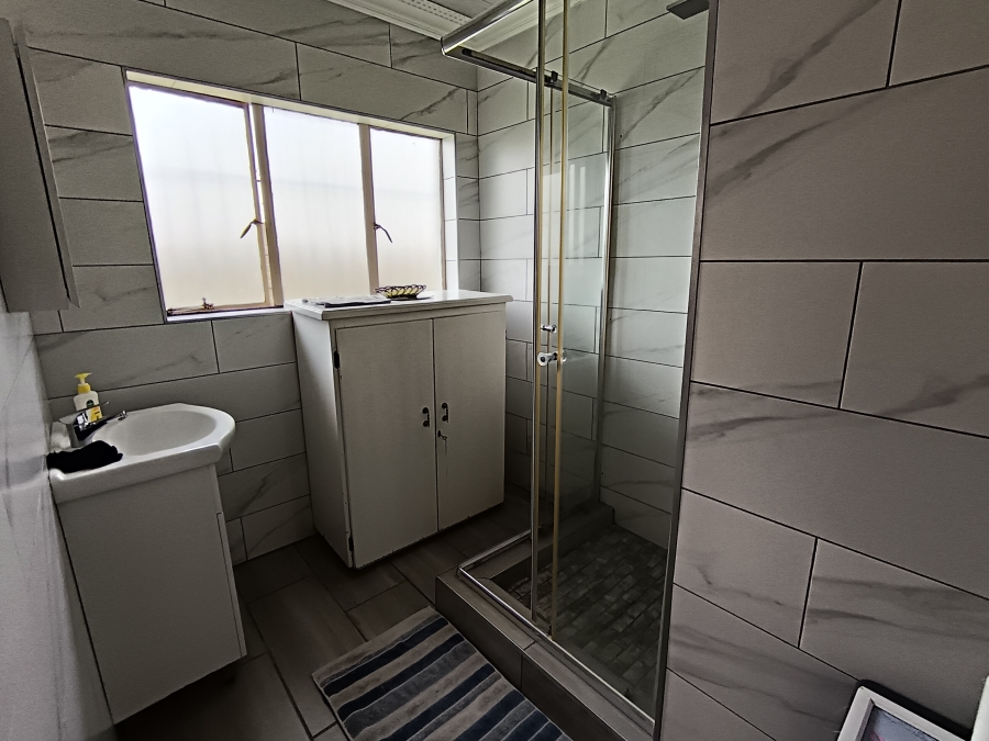 5 Bedroom Property for Sale in Brackendowns Gauteng