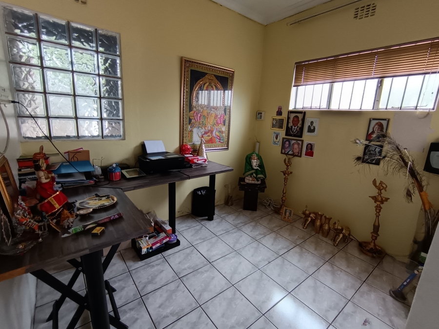 5 Bedroom Property for Sale in Brackendowns Gauteng