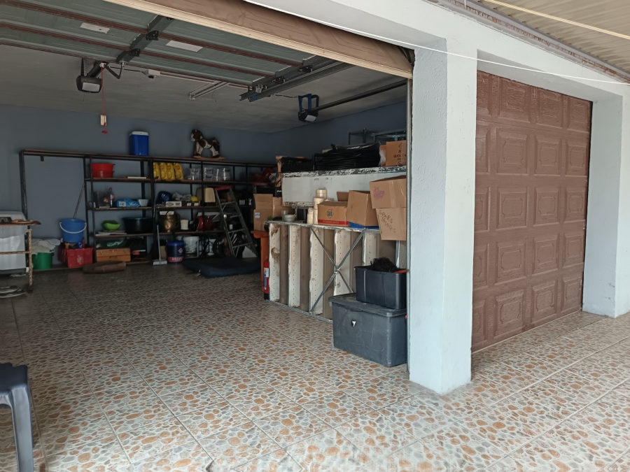 5 Bedroom Property for Sale in Brackendowns Gauteng