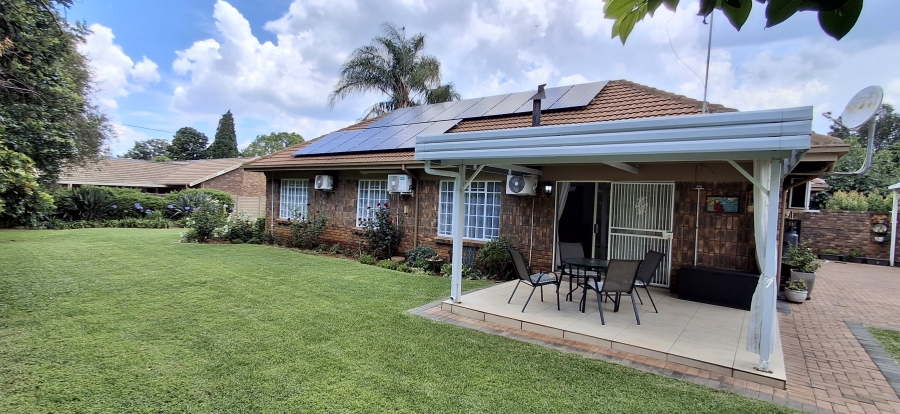 3 Bedroom Property for Sale in Waverley Gauteng