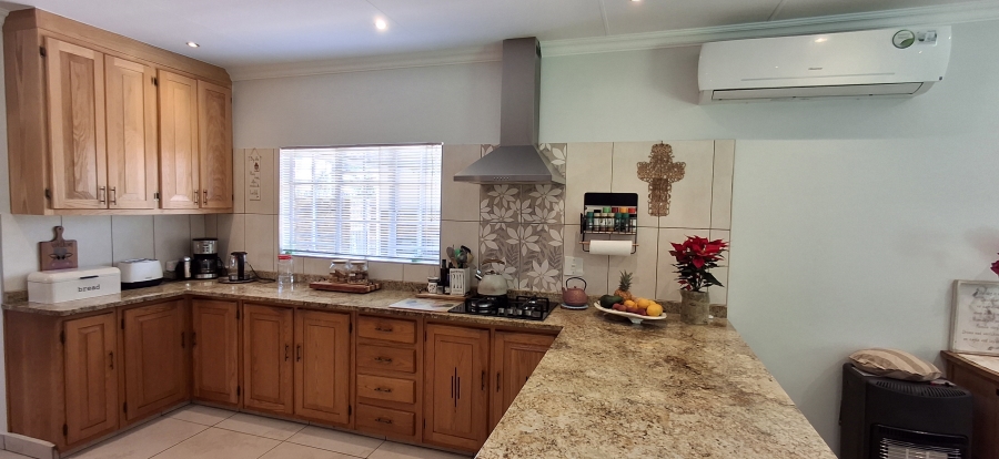 3 Bedroom Property for Sale in Waverley Gauteng