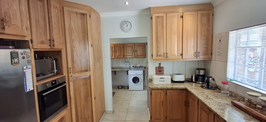 3 Bedroom Property for Sale in Waverley Gauteng