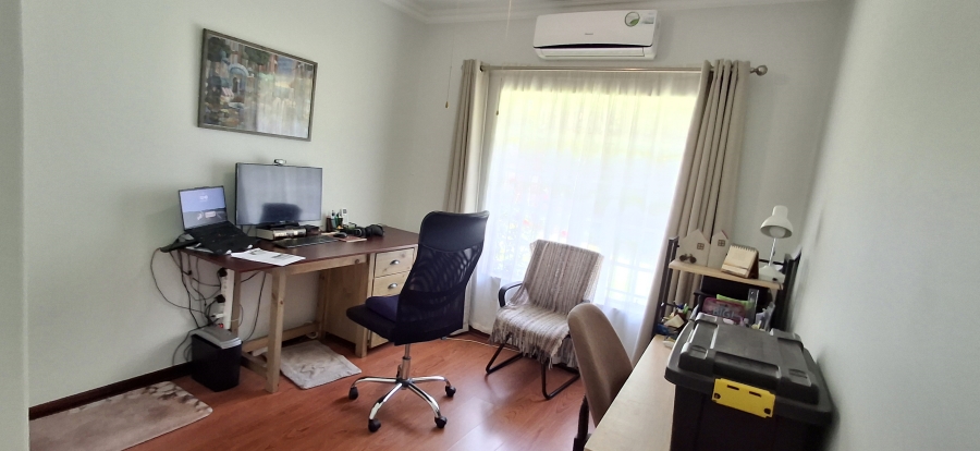 3 Bedroom Property for Sale in Waverley Gauteng