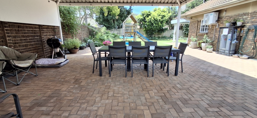 3 Bedroom Property for Sale in Waverley Gauteng