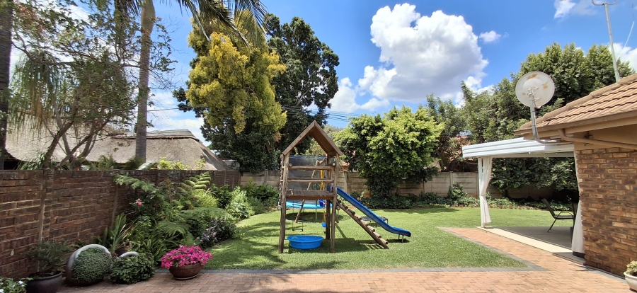 3 Bedroom Property for Sale in Waverley Gauteng