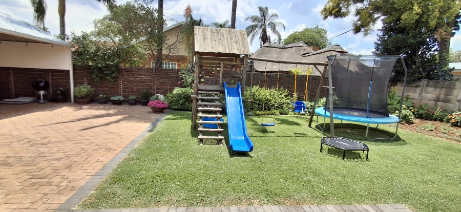 3 Bedroom Property for Sale in Waverley Gauteng