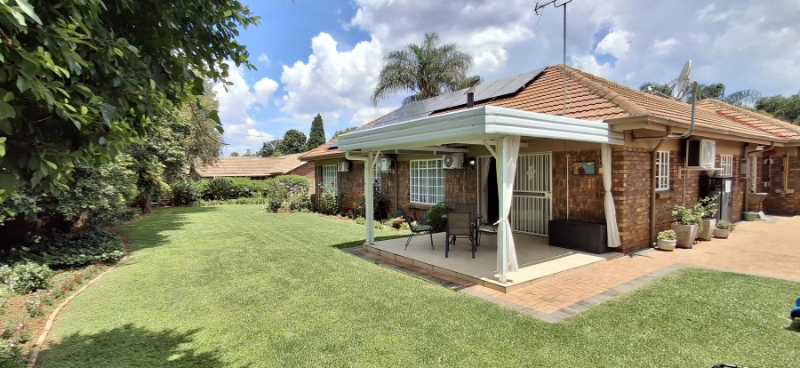 3 Bedroom Property for Sale in Waverley Gauteng