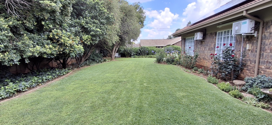 3 Bedroom Property for Sale in Waverley Gauteng
