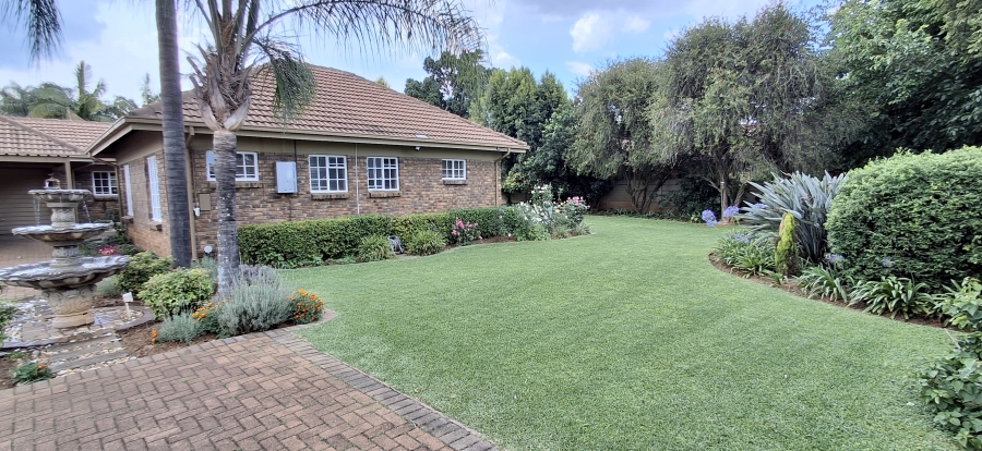 3 Bedroom Property for Sale in Waverley Gauteng
