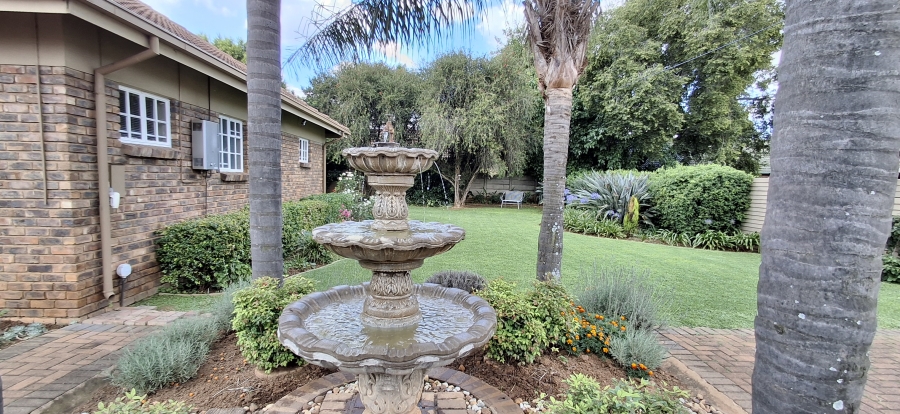 3 Bedroom Property for Sale in Waverley Gauteng