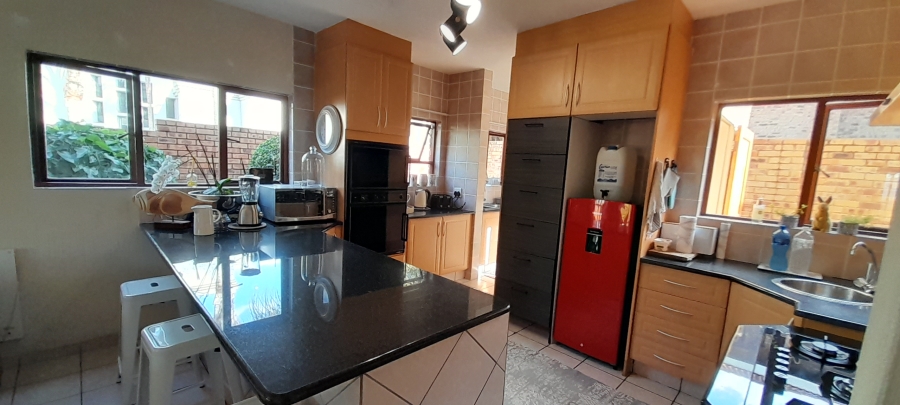 4 Bedroom Property for Sale in Silver Lakes Gauteng