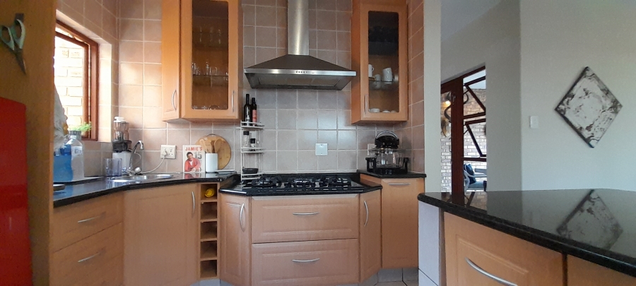 4 Bedroom Property for Sale in Silver Lakes Gauteng