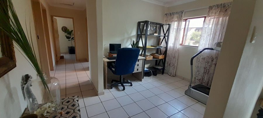 4 Bedroom Property for Sale in Silver Lakes Gauteng