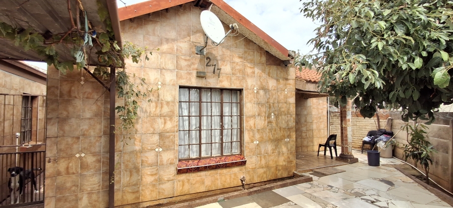 3 Bedroom Property for Sale in Elandspoort Gauteng