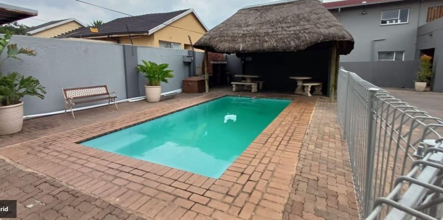 2 Bedroom Property for Sale in Raceview Gauteng